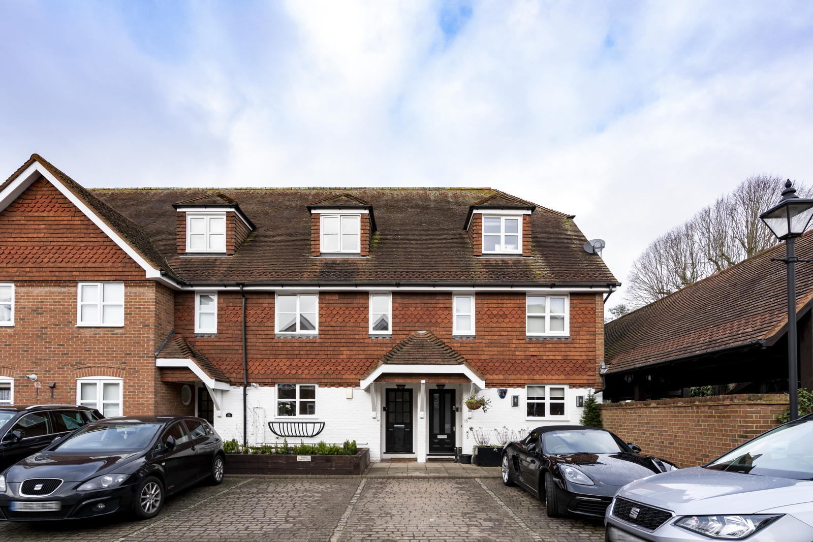 3 Bedroom Town House Sold in Radlett, WD7