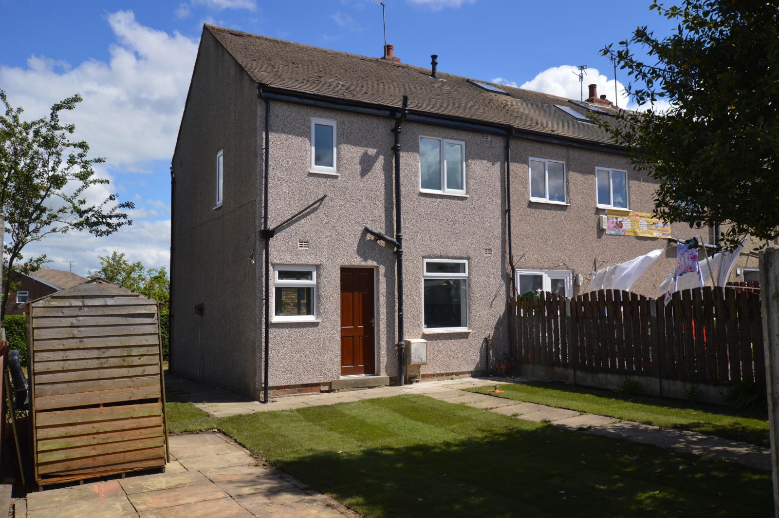 3 Bedroom End Terraced House Let in Bradford, BD14