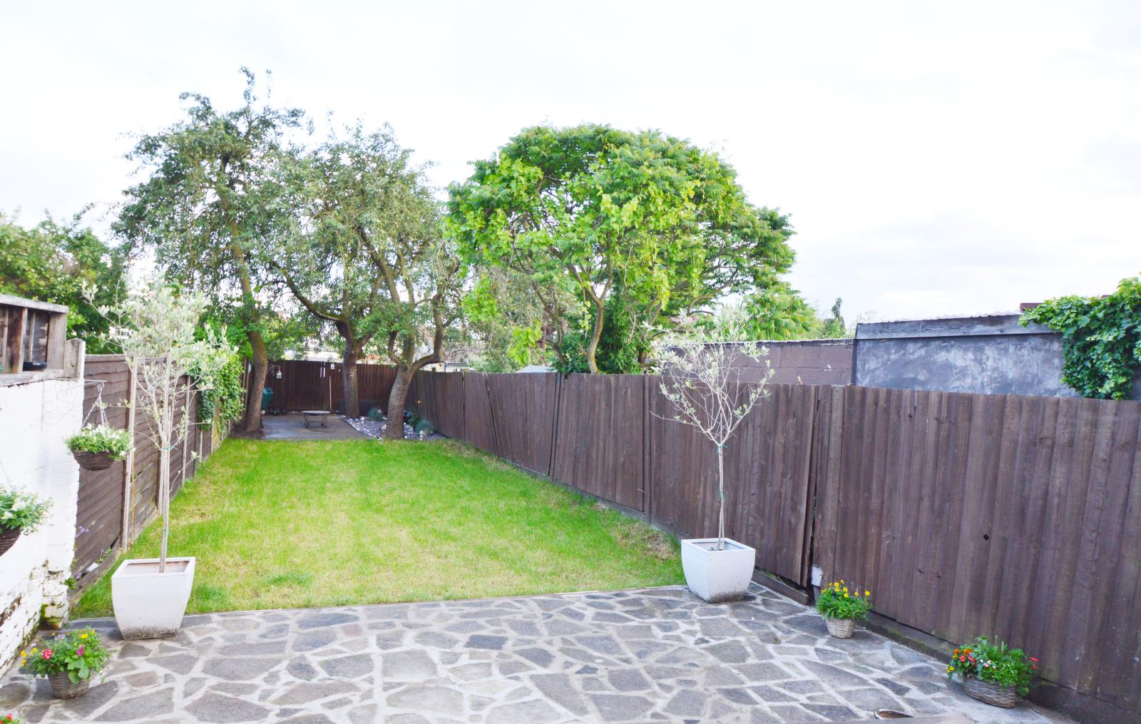 3 Bedroom SemiDetached House Sold in Enfield, EN3