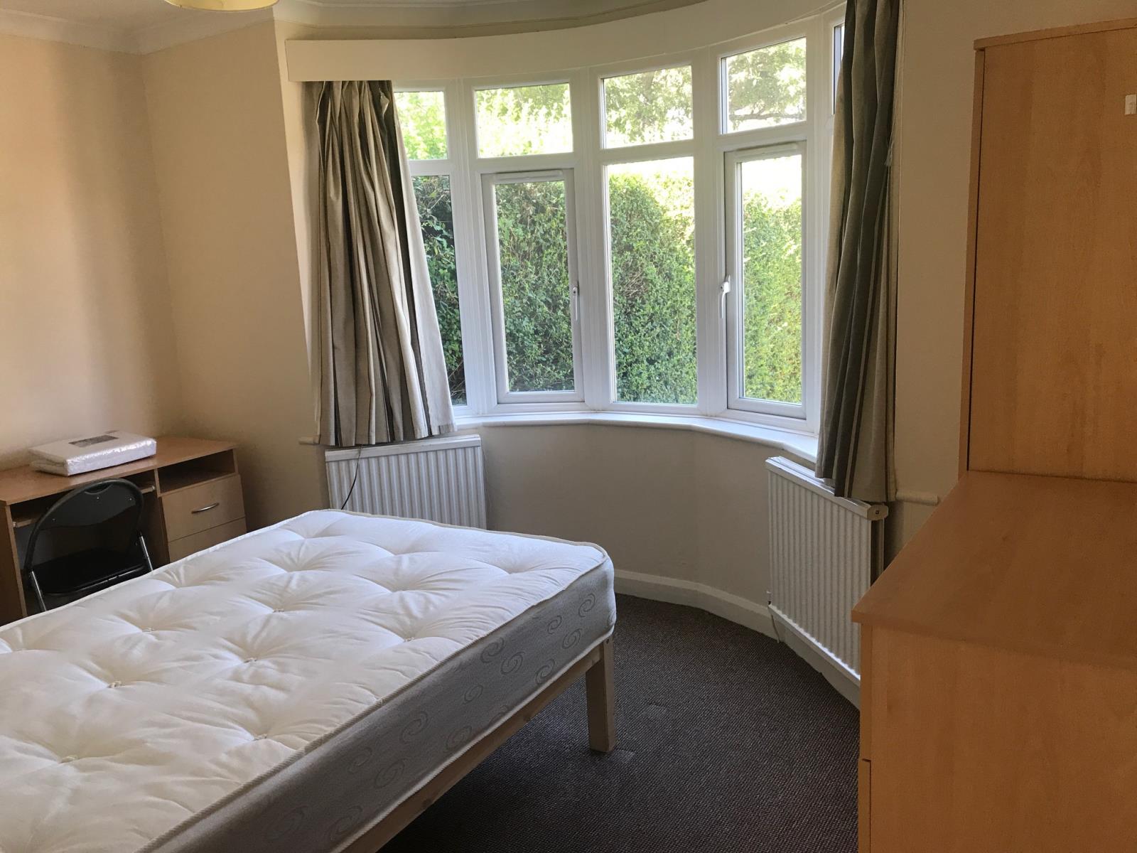 6 Bedroom SemiDetached House Let in Canterbury, CT2