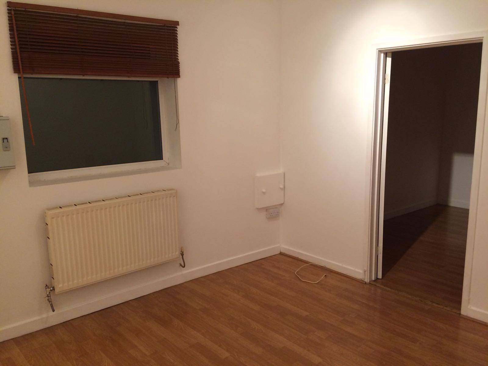1 Bedroom Ground Floor Flat Let in Swansea, SA1