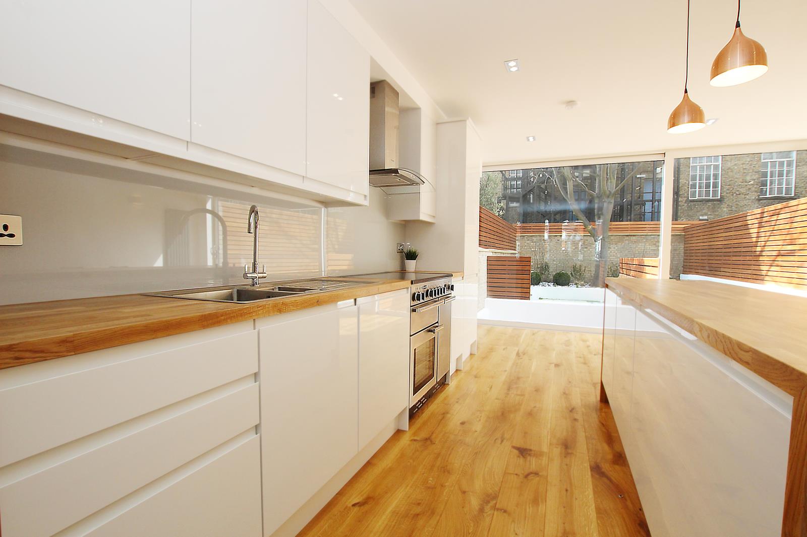 3 Bedroom Ground Floor Let in London, SW11