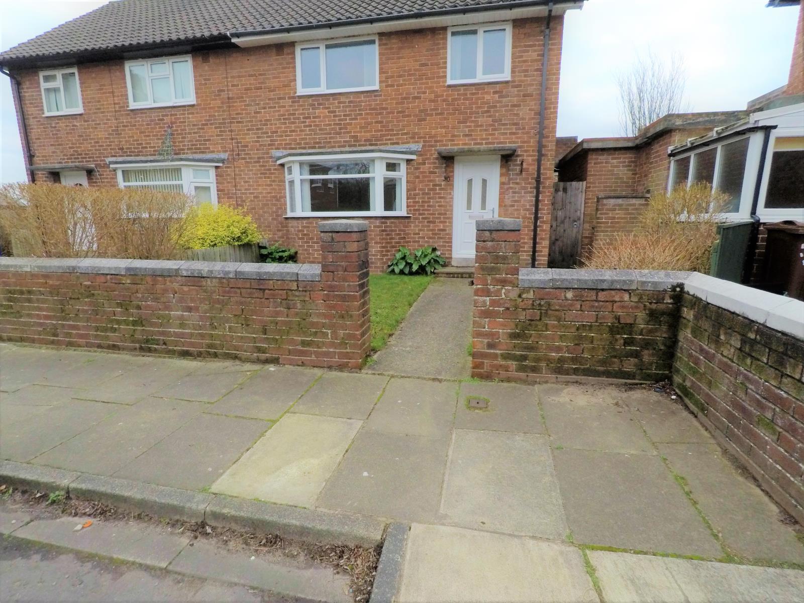 3 Bedroom SemiDetached House Let in Southport, PR8