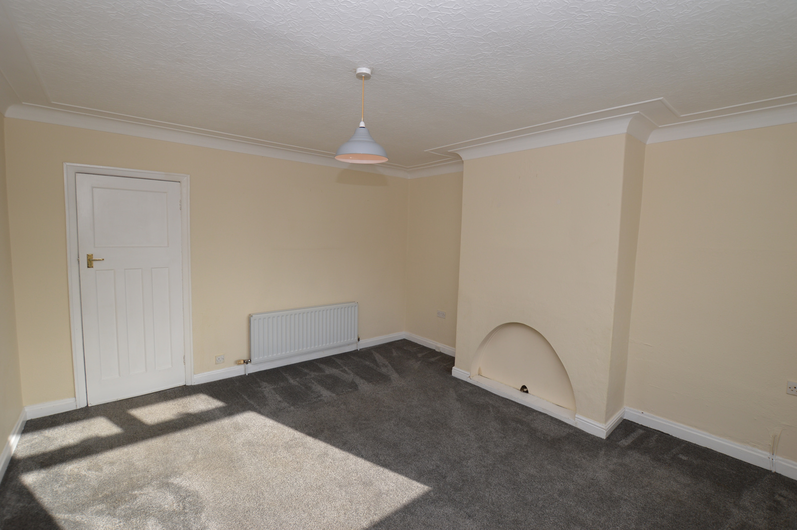 2 Bedroom Terraced House Let in Cleckheaton, BD19