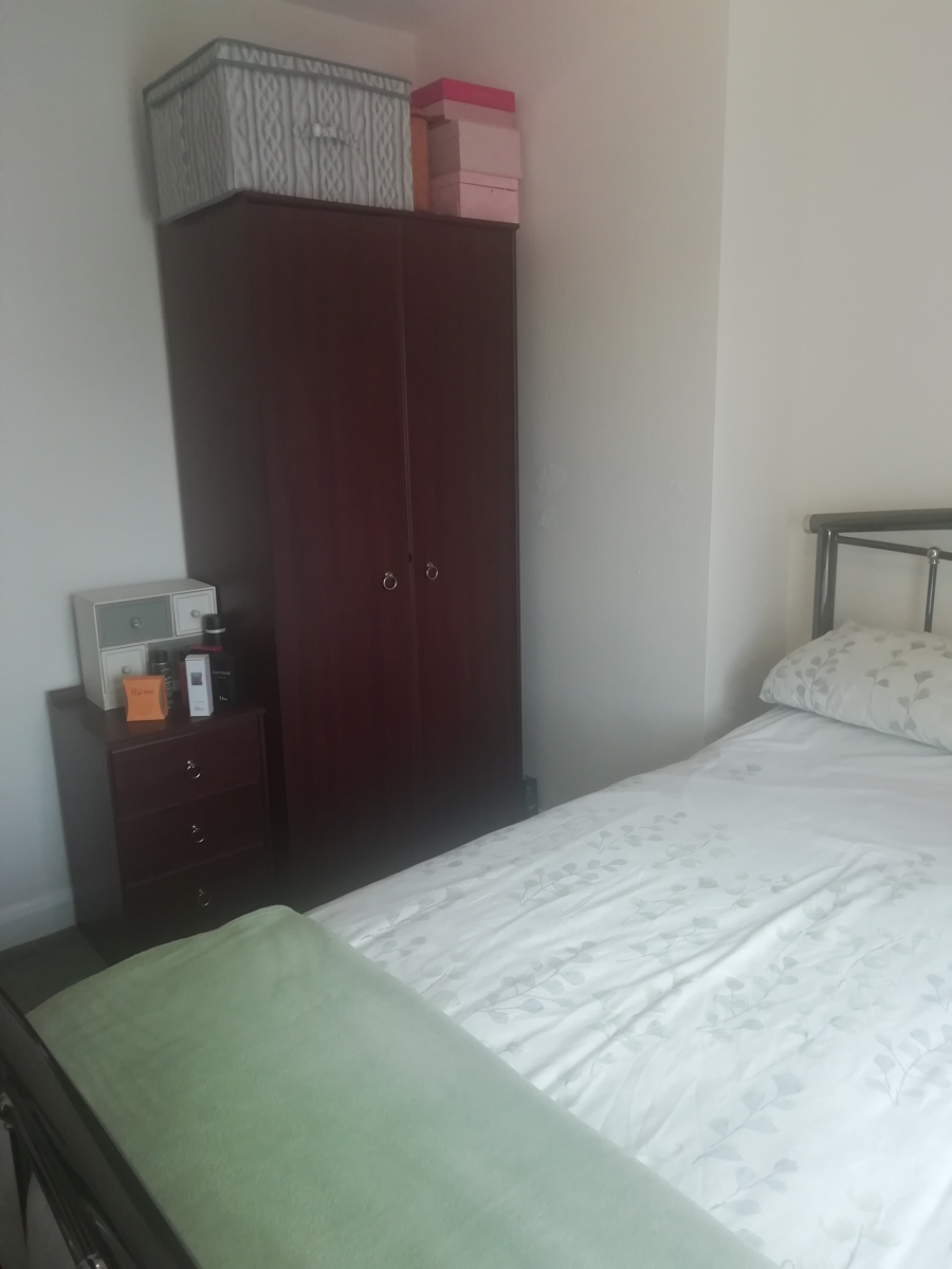 3 Bedroom End Terraced House Let in Sheffield, S35