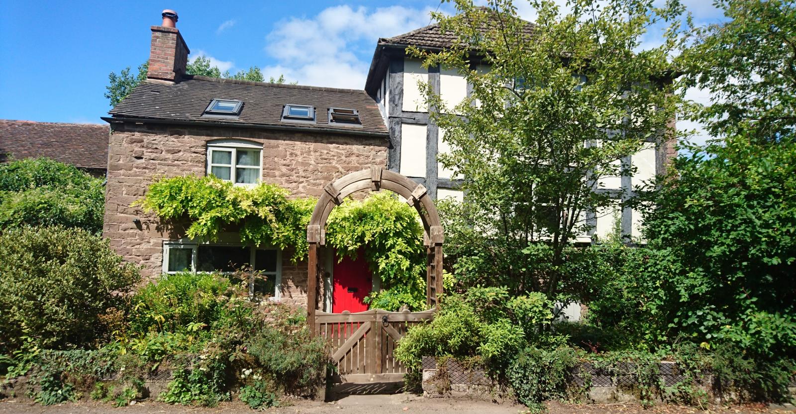 3 Bedroom Village House Sold in Leominster, HR6