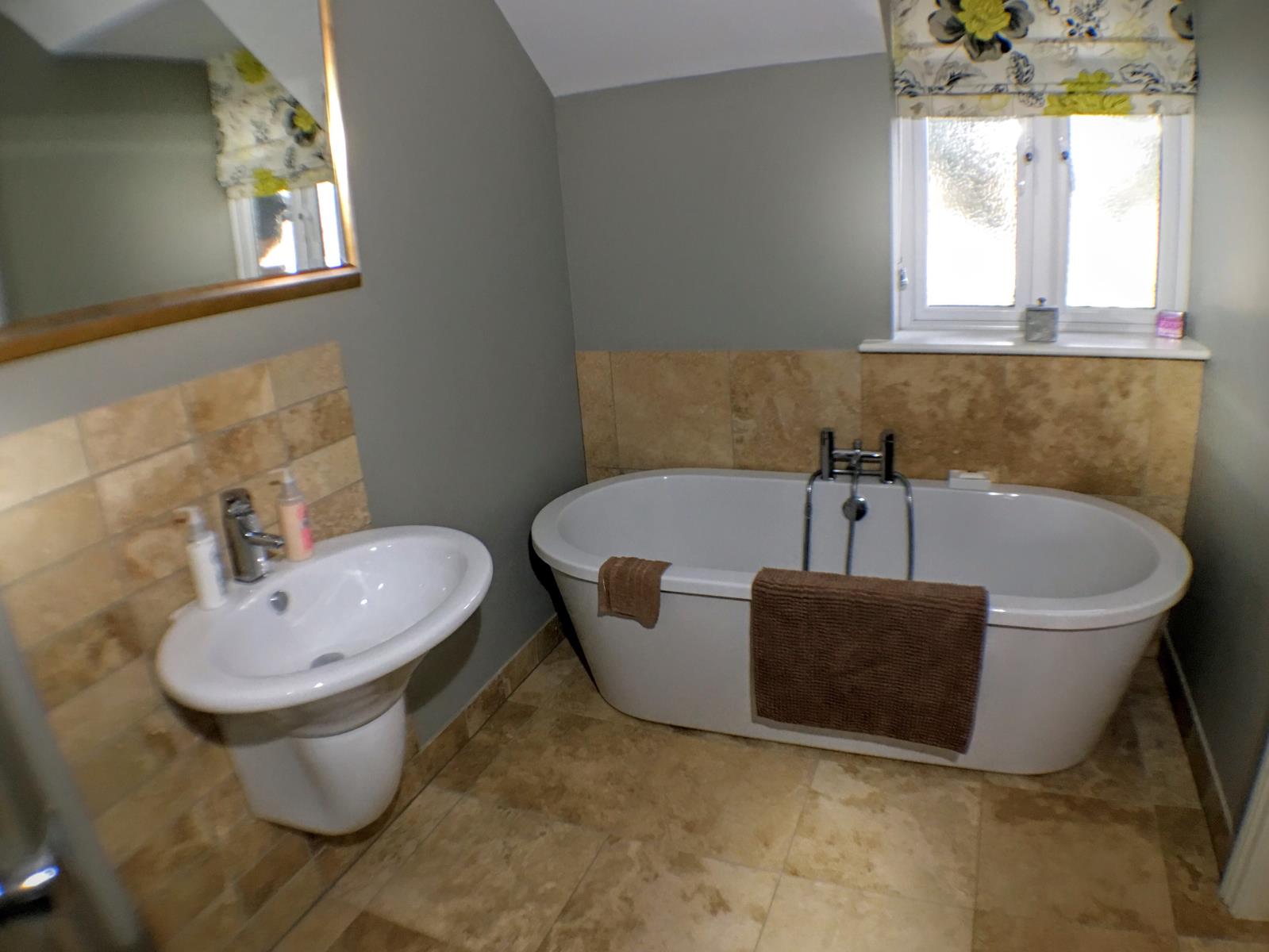 5 Bedroom Detached House Sold in Driffield, YO25