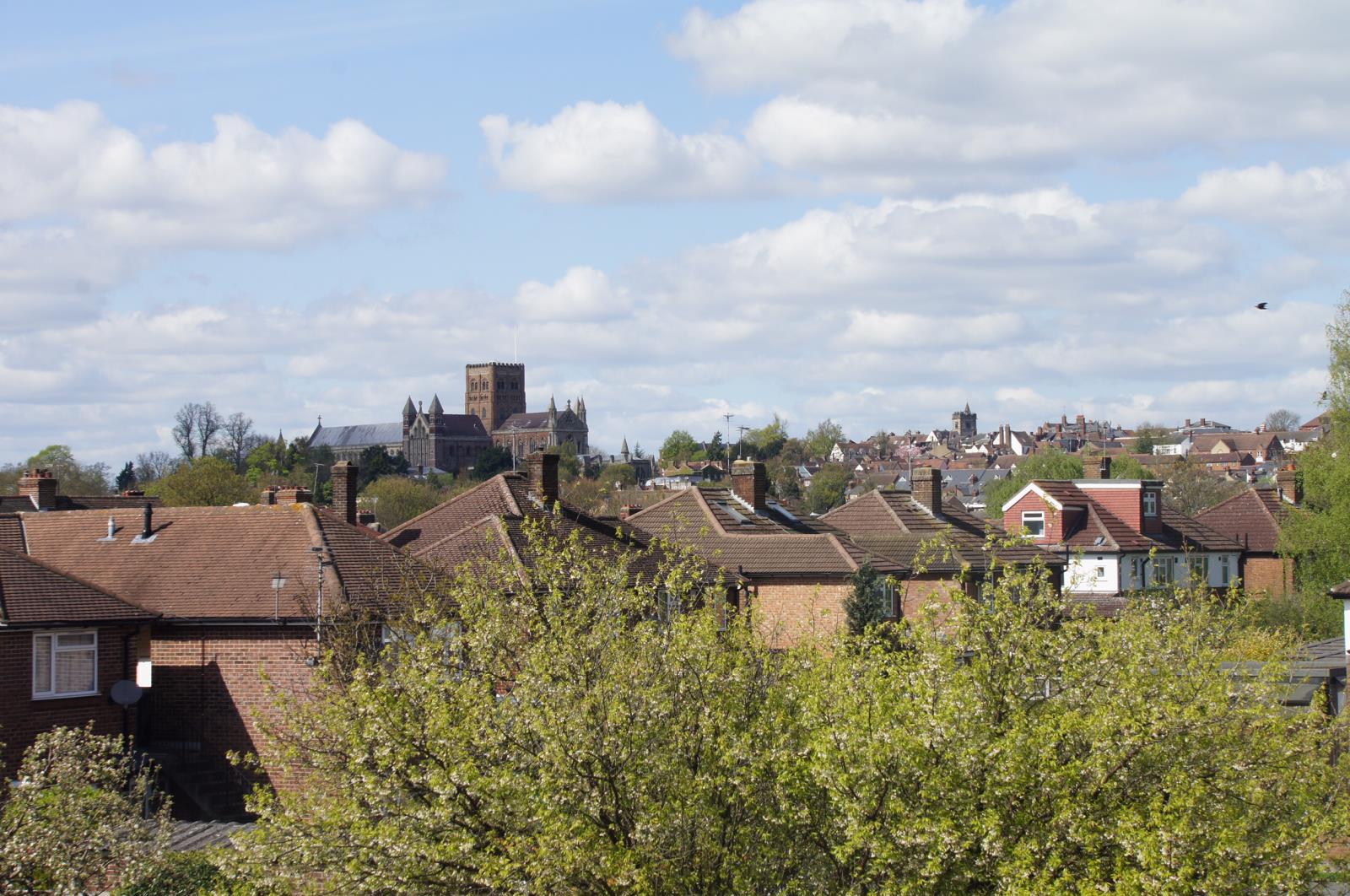 4 Bedroom SemiDetached House Sold in St. Albans, AL1