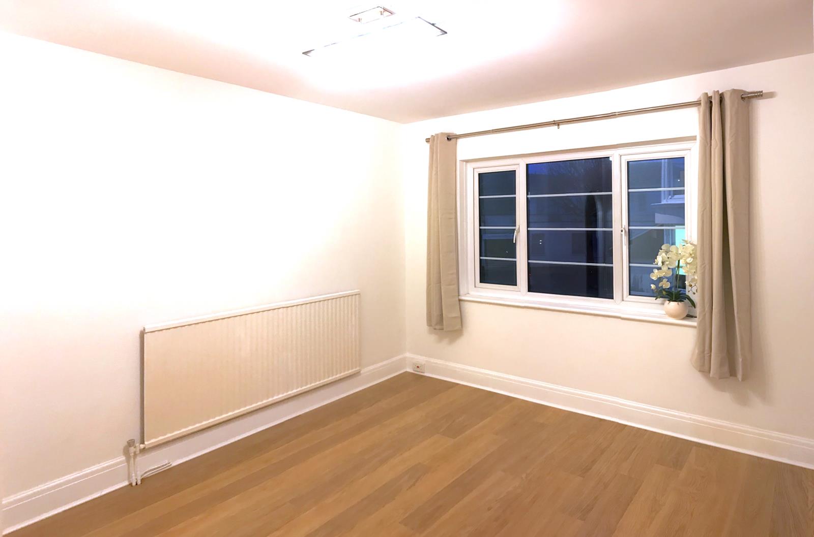 3 Bedroom Apartment Let in Eastbourne, BN22