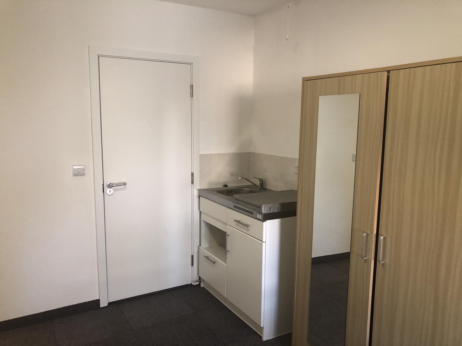 1 Bedroom Studio Let in High HP13