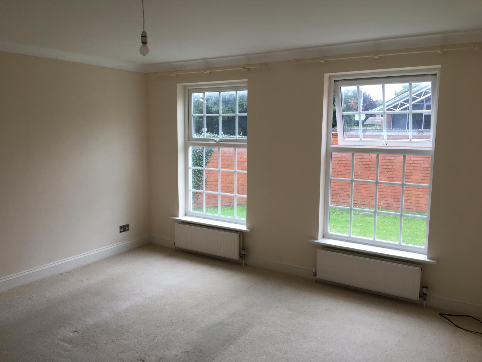 2 Bedroom Ground Floor Flat Let in Bracknell, RG42