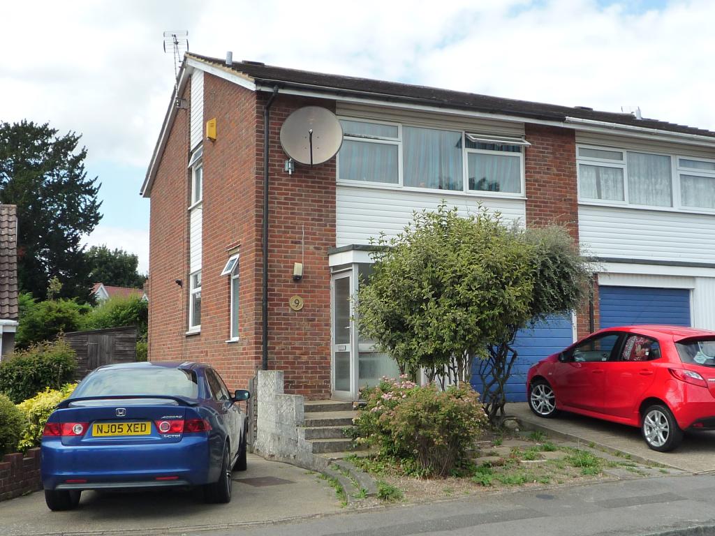 3 Bedroom SemiDetached House Sold in Maidstone, ME14