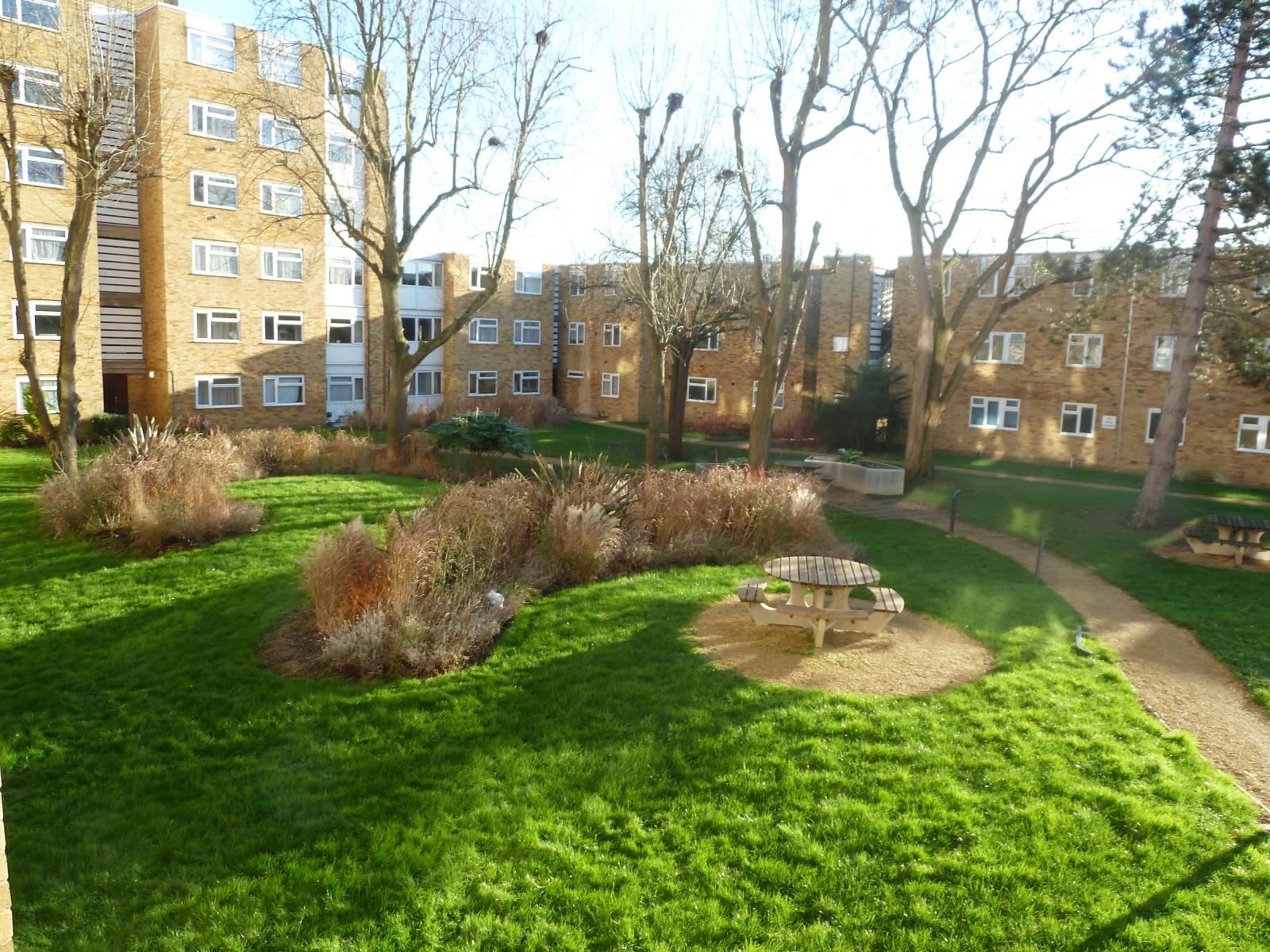 1 Bedroom Flat Let in Teddington, TW11