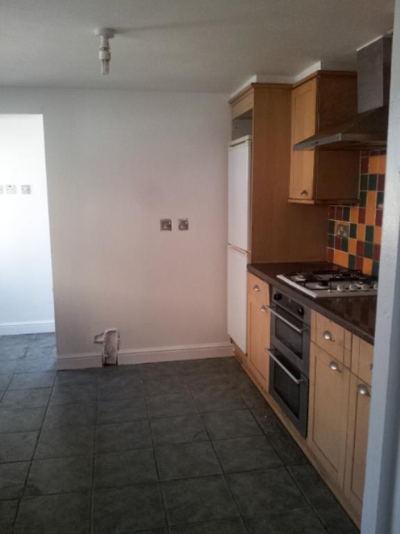 3 Bedroom Terraced House Sold in Southall, UB1