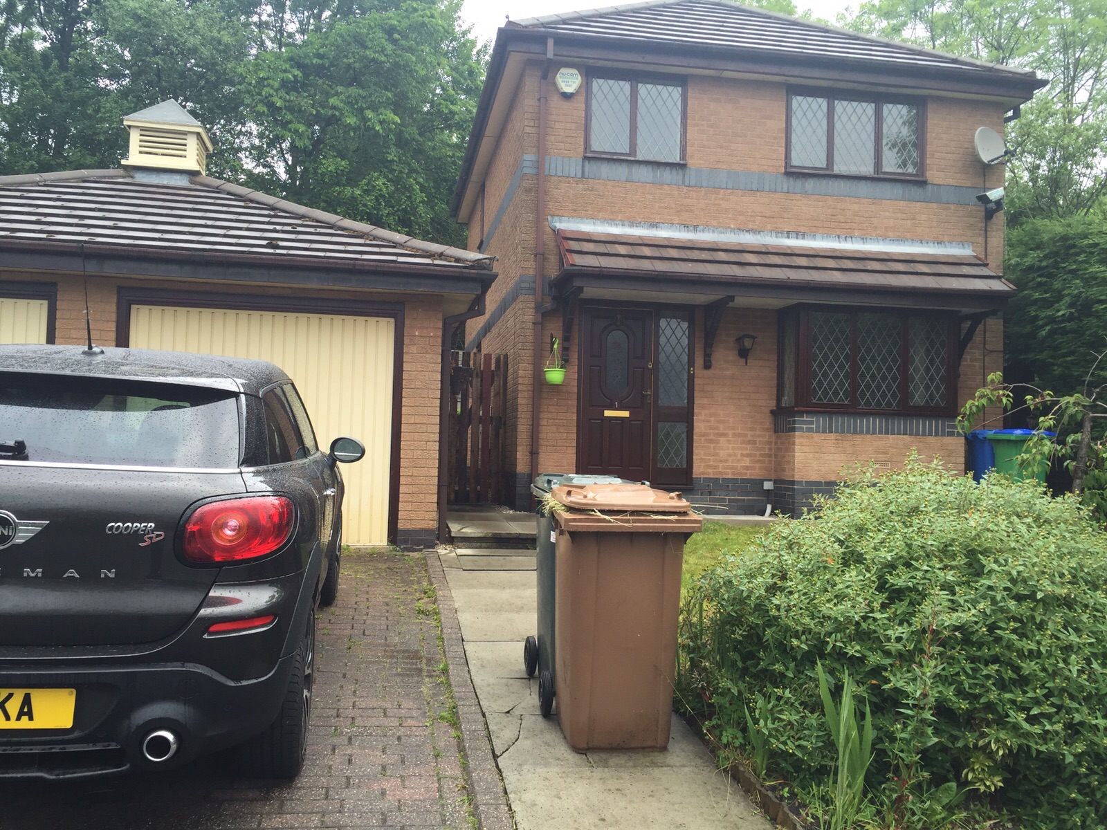 3 Bedroom Detached House Let in Rochdale, OL12