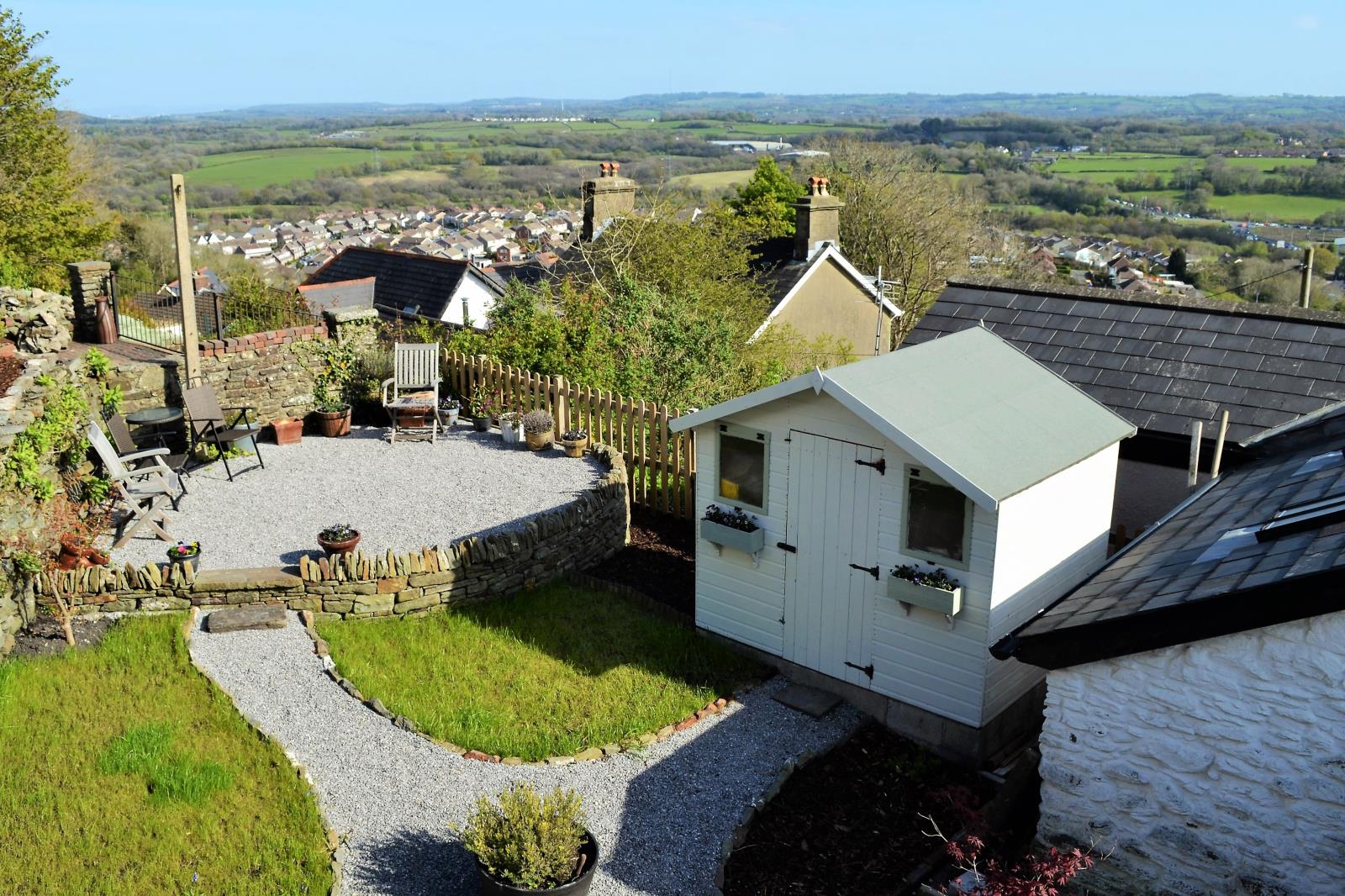 2 Bedroom Detached House Sold in PontyClun, CF72