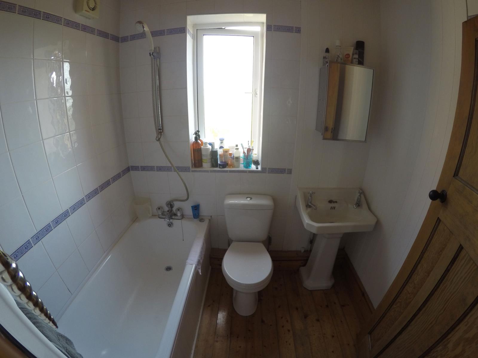 3 Bedroom SemiDetached House Sold in Alfreton, DE55