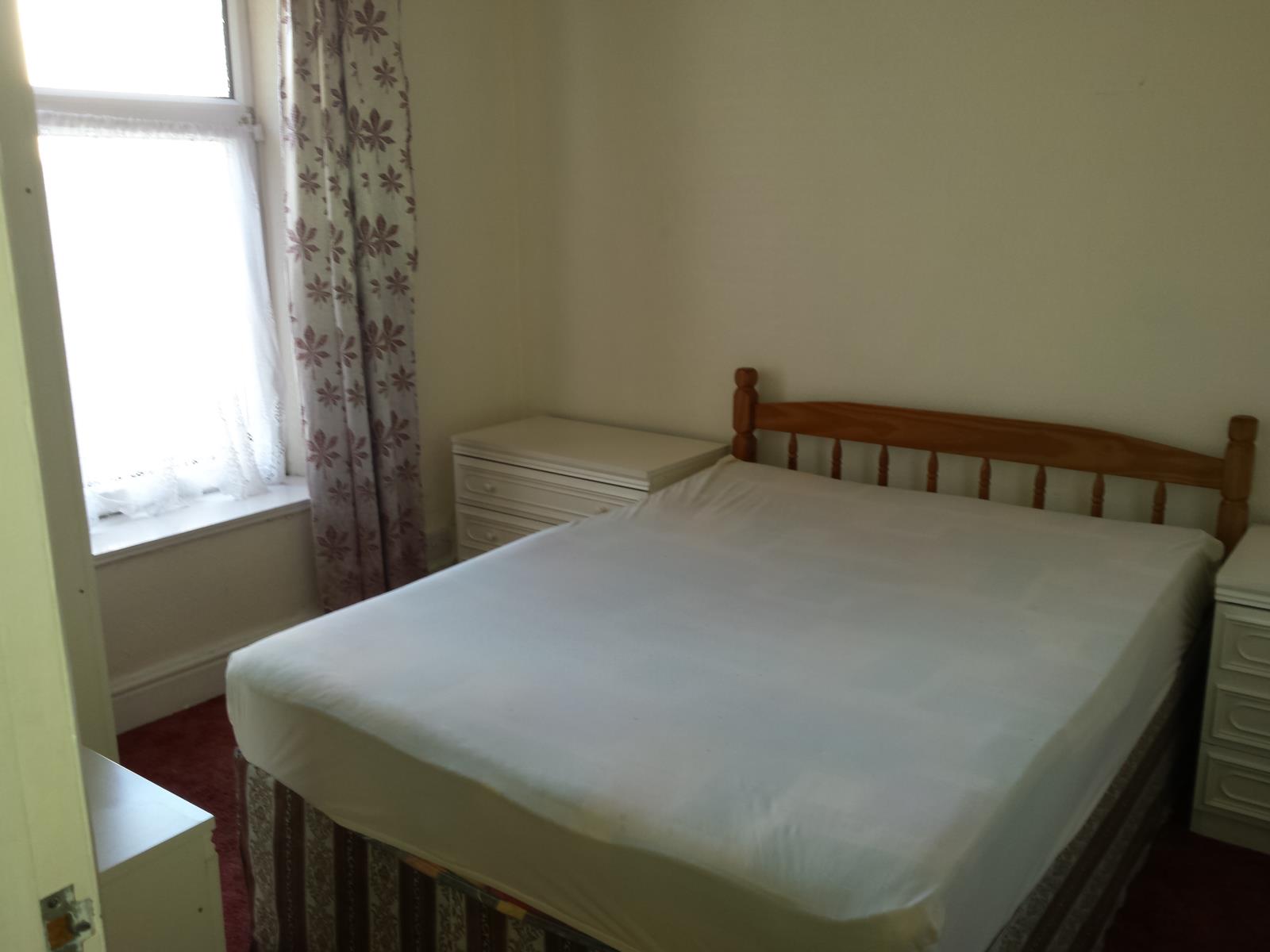 1 Bedroom Flat Let in Llanelli, SA15