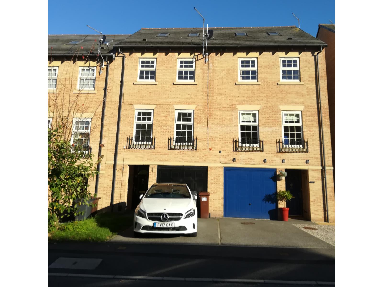 4 Bedroom Terraced House Let in Barnsley, S70