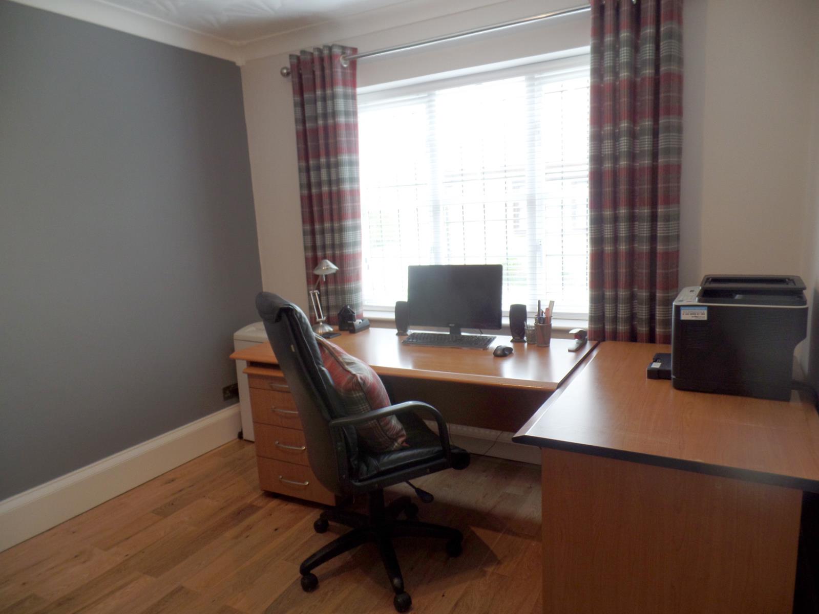 4 Bedroom Detached House Sold in Selby, YO8