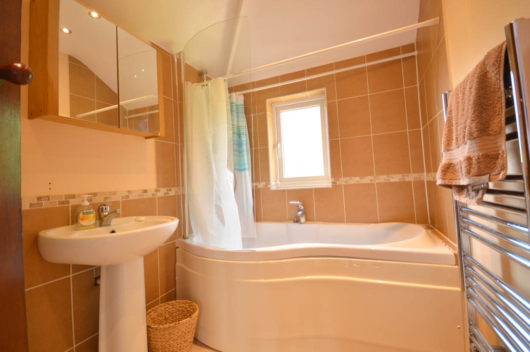 2 Bedroom End Terraced House Let in Sutton Coldfield, B75