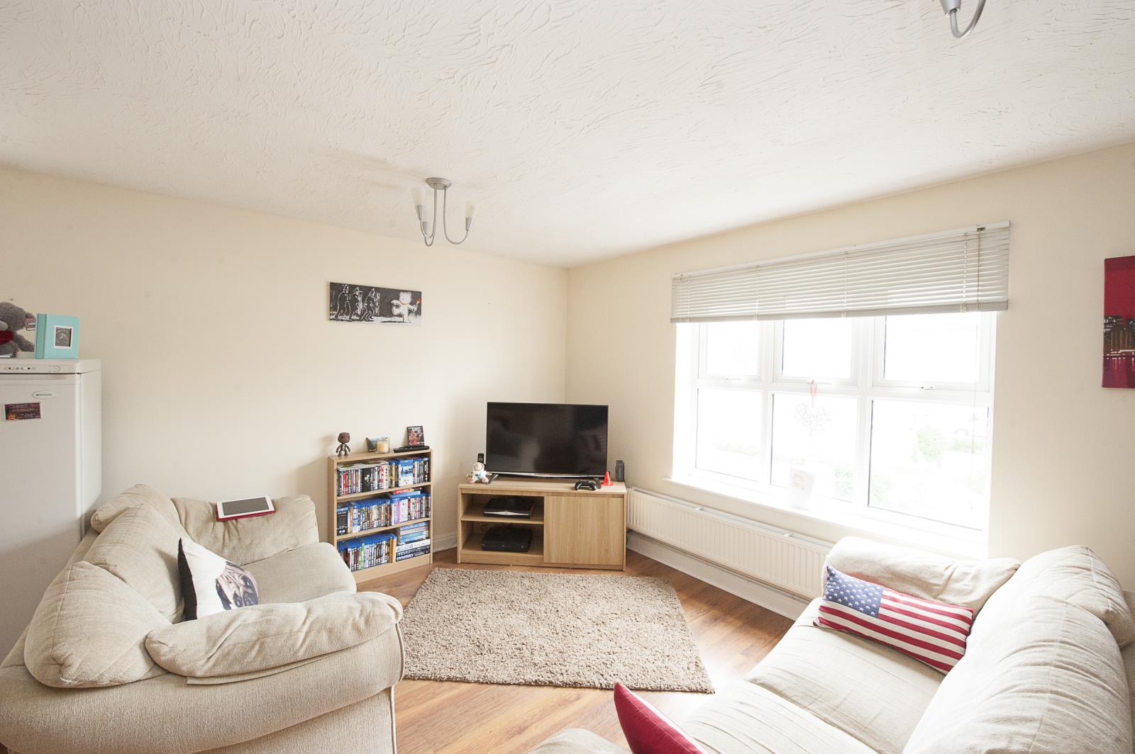 2 Bedroom Flat Sold in Cheltenham, GL51