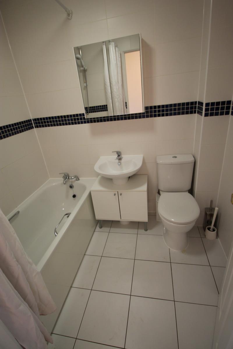 2 Bedroom SemiDetached House Let in Twickenham, TW1