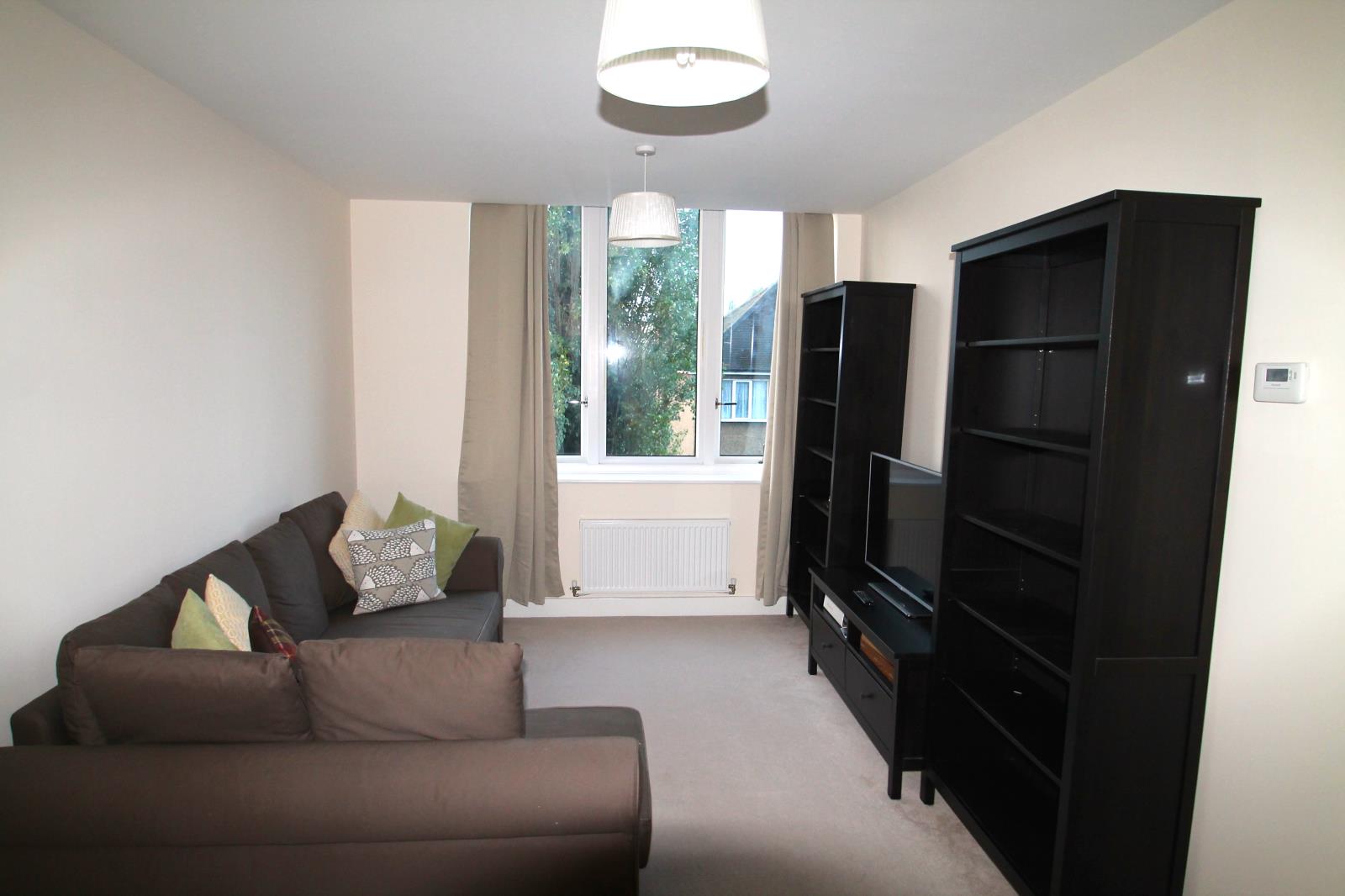 1 Bedroom Flat Let in Enfield, EN1