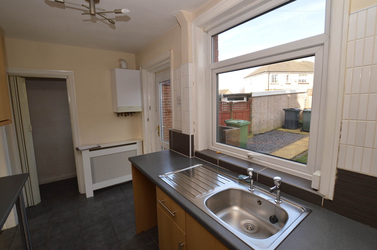 2 Bedroom Terraced House Let in Cleckheaton, BD19