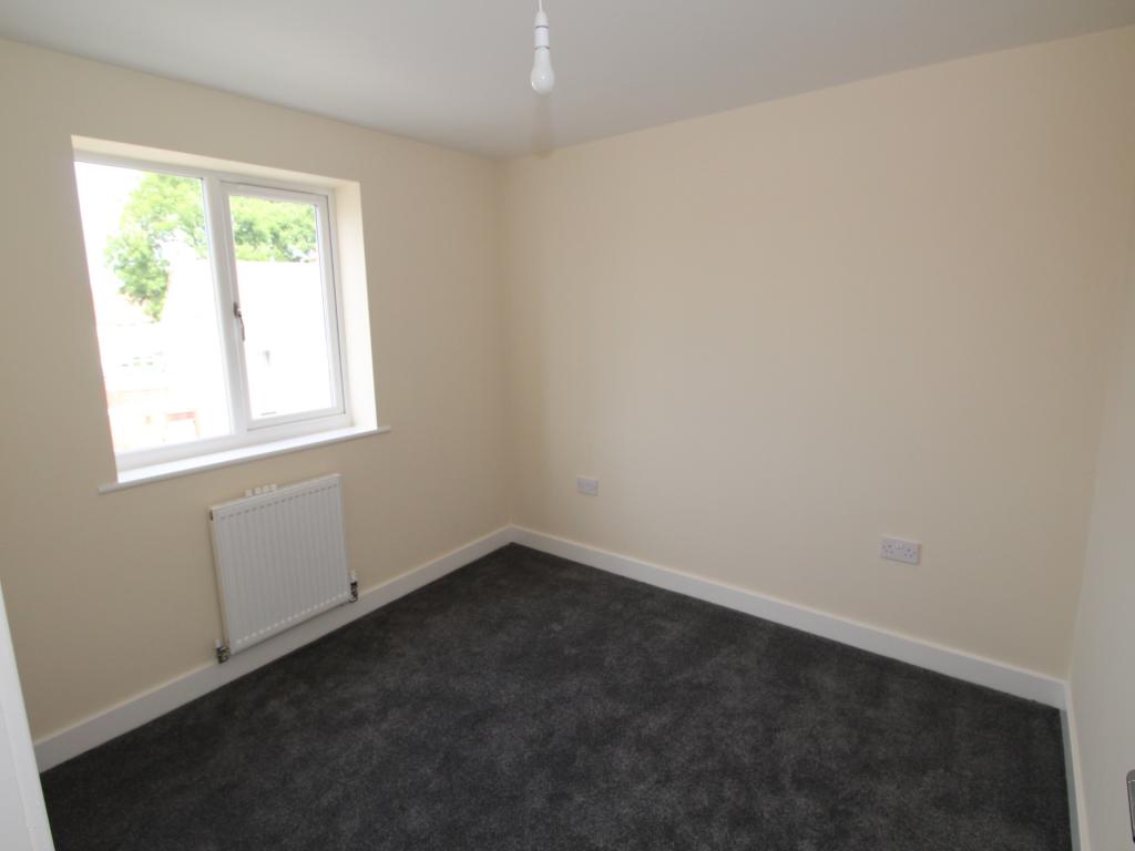 3 Bedroom SemiDetached House Let in Rotherham, S66