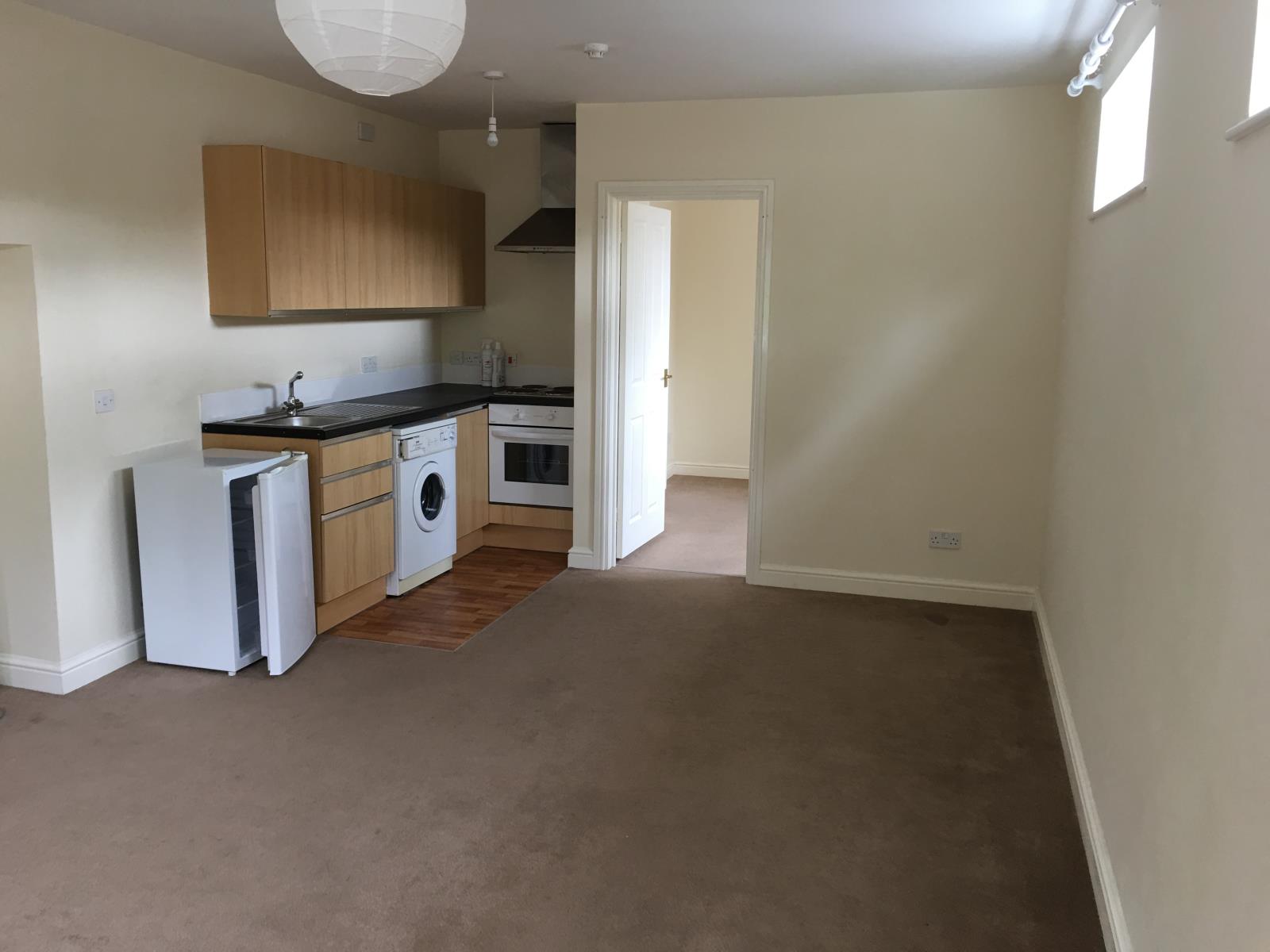 1 Bedroom Ground Floor Flat Let in Radstock, BA3