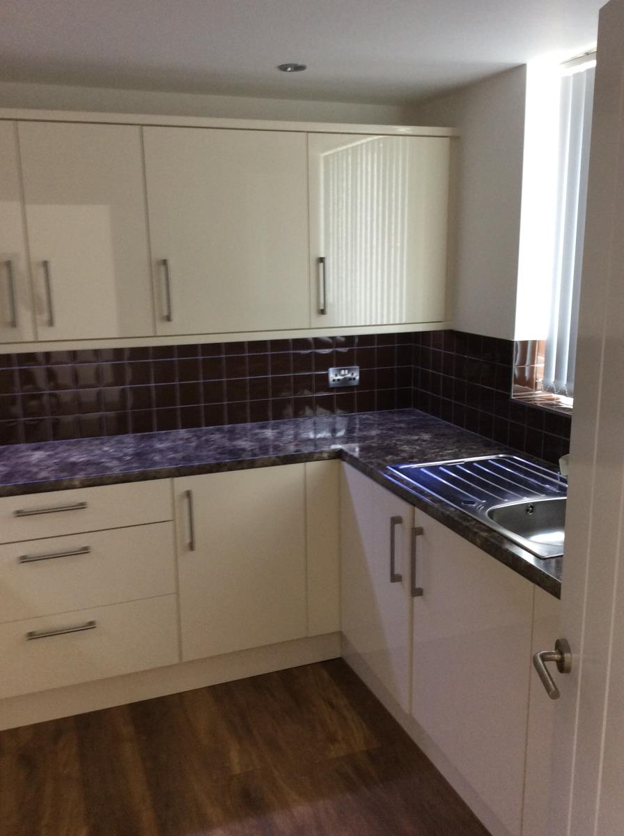 3 Bedroom Mews Sold in Liverpool, L23