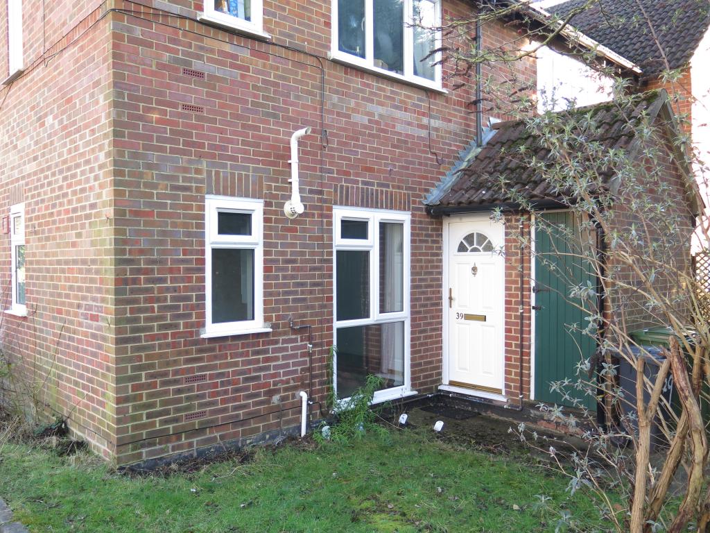 1 Bedroom Ground Floor Flat Let in Basingstoke, RG24