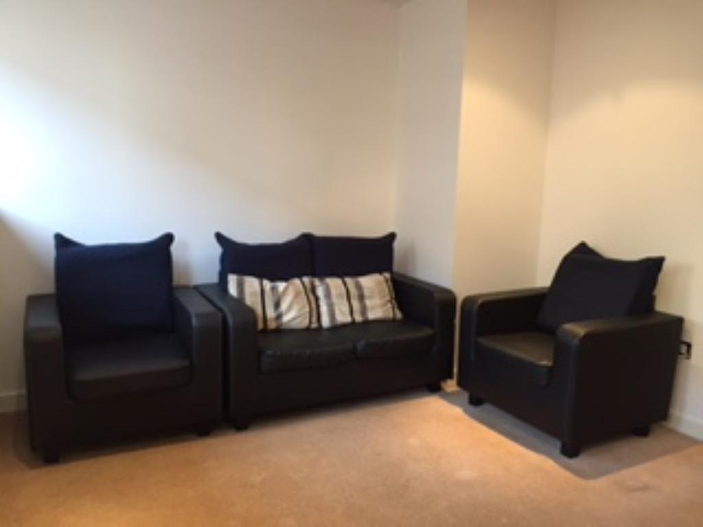 1 Bedroom Apartment Let in Uxbridge, UB8