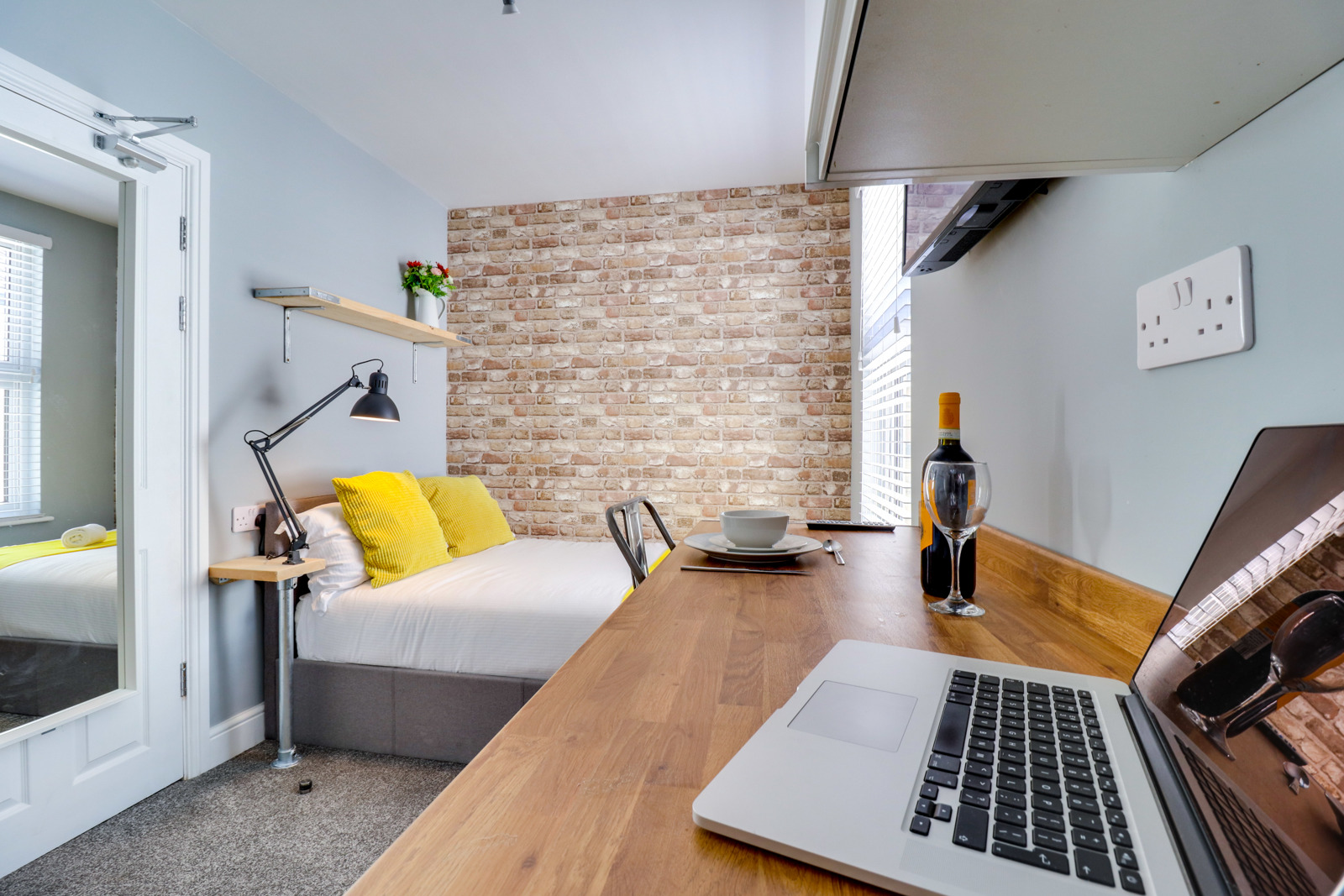 4 Bedroom House Share/Rent A Room Let in SouthendonSea, SS1