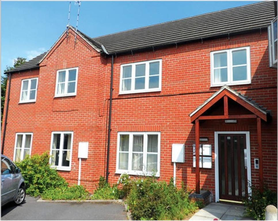 2 Bedroom Apartment Let in Nottingham, NG5