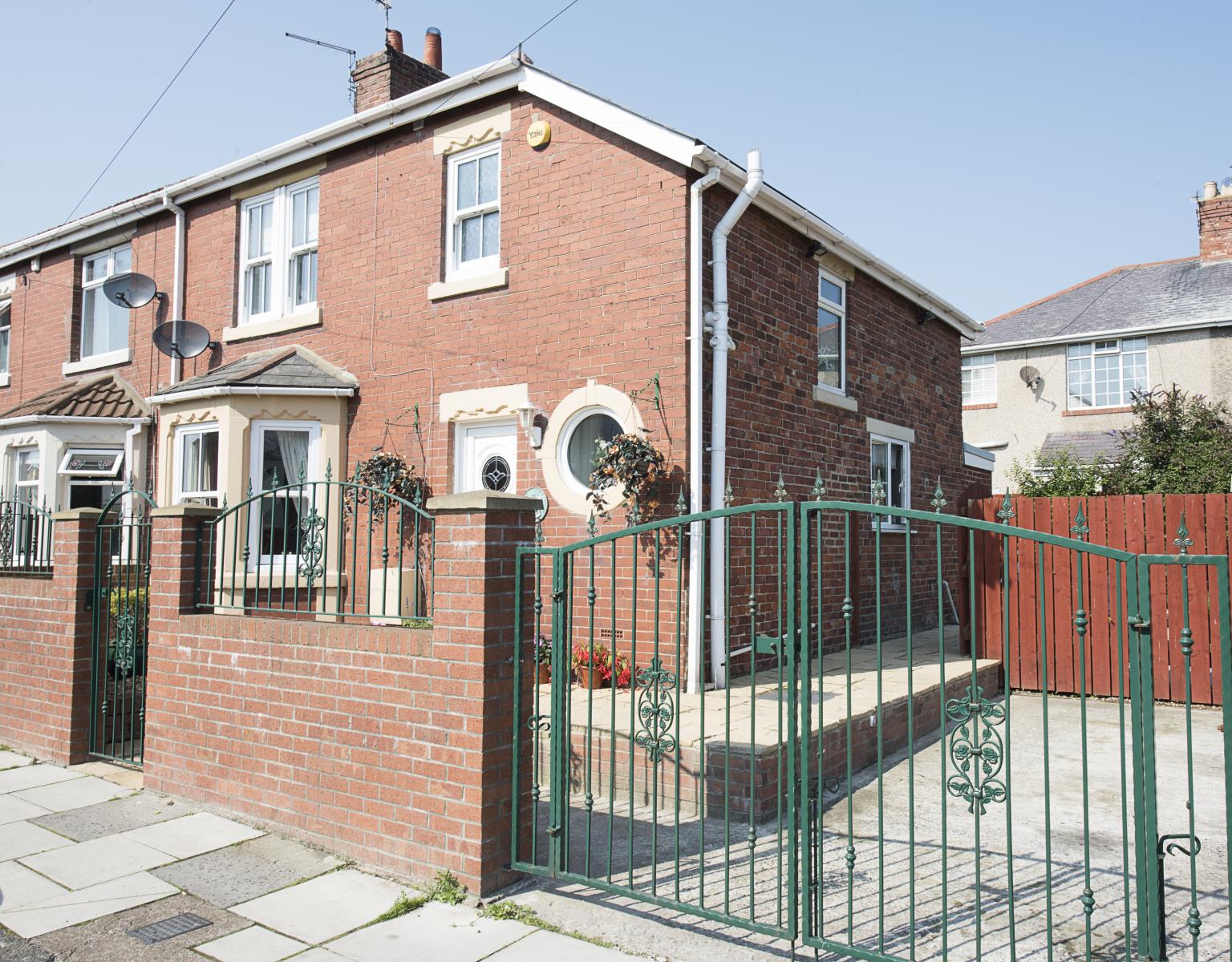 3 Bedroom SemiDetached House Sold in NewbigginbytheSea, NE64