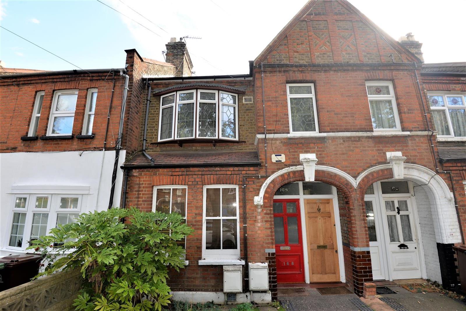 2 Bedroom Flat Let in London, E17