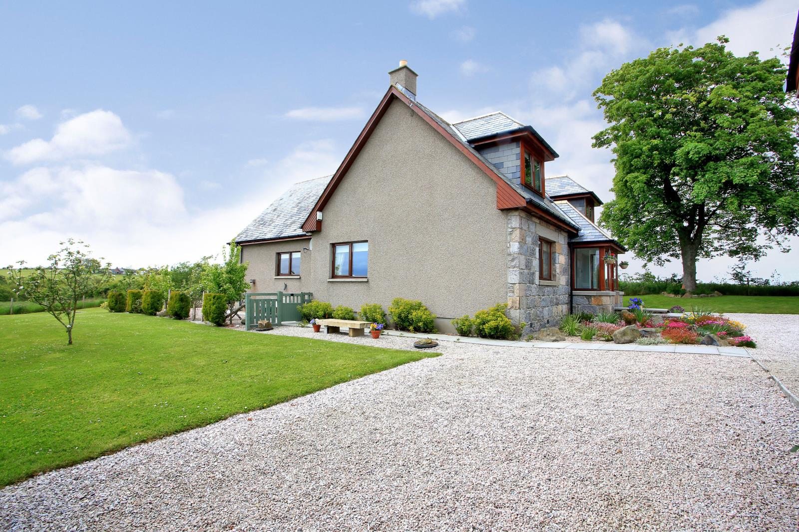 4 Bedroom Detached House Sold in Inverurie, AB51