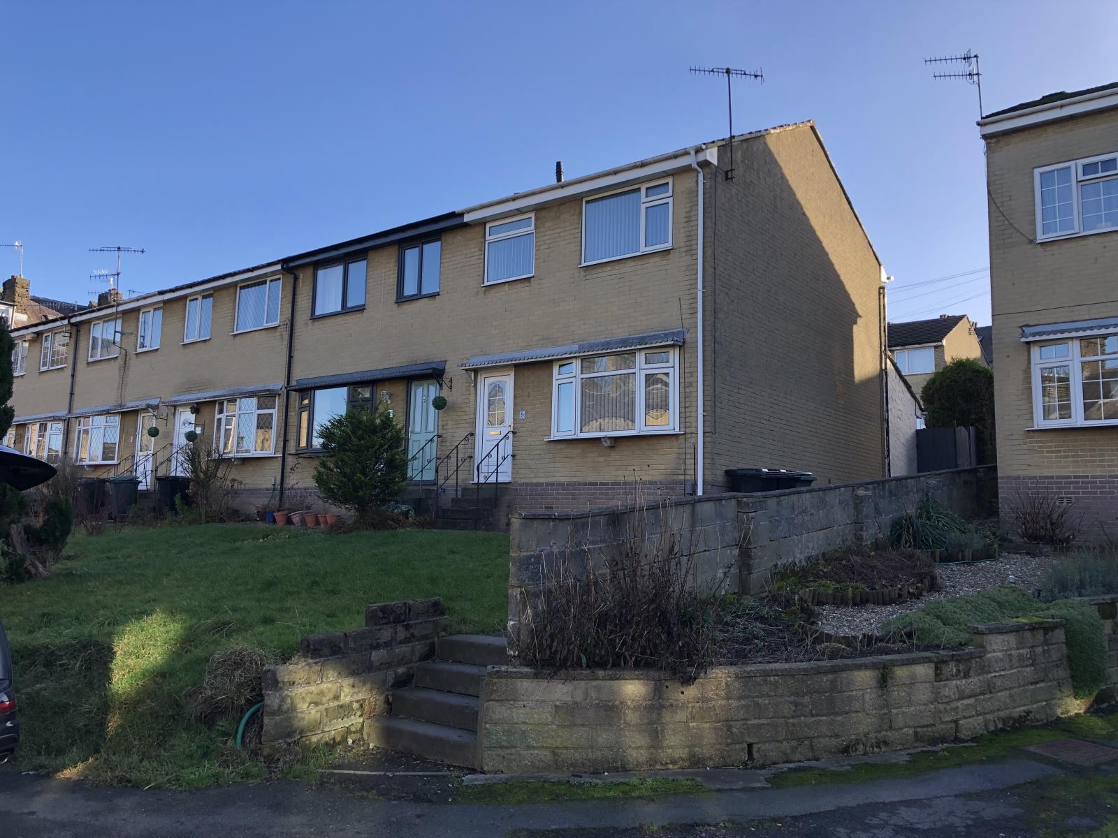 3 Bedroom Town House Let in Keighley, BD22