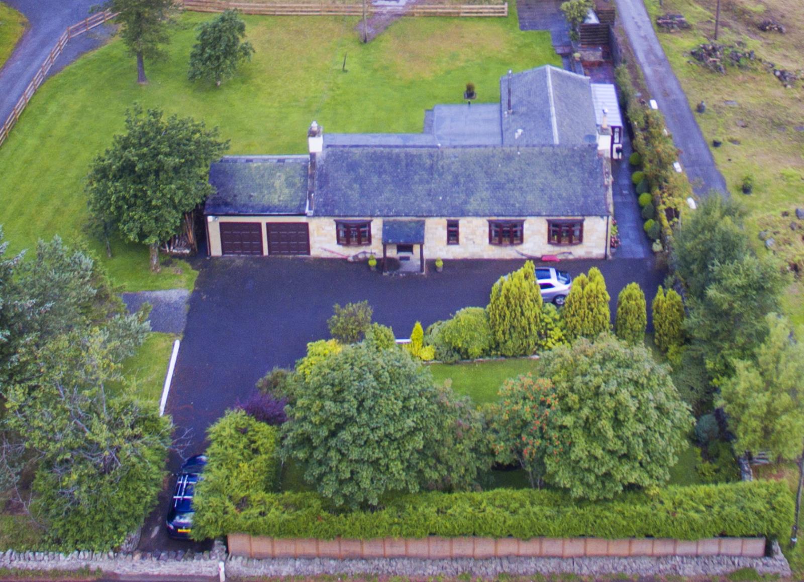 3 Bedroom Detached House Sold in Penicuik, EH26