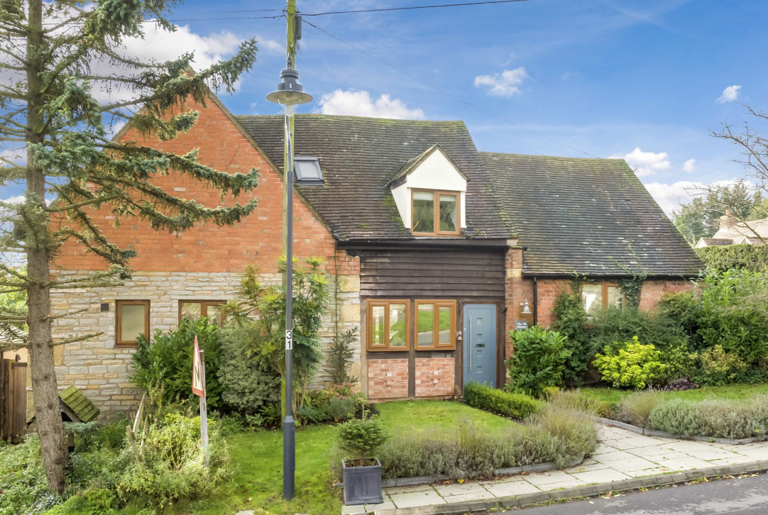 4 Bedroom Village House Sold in StratforduponAvon, CV37