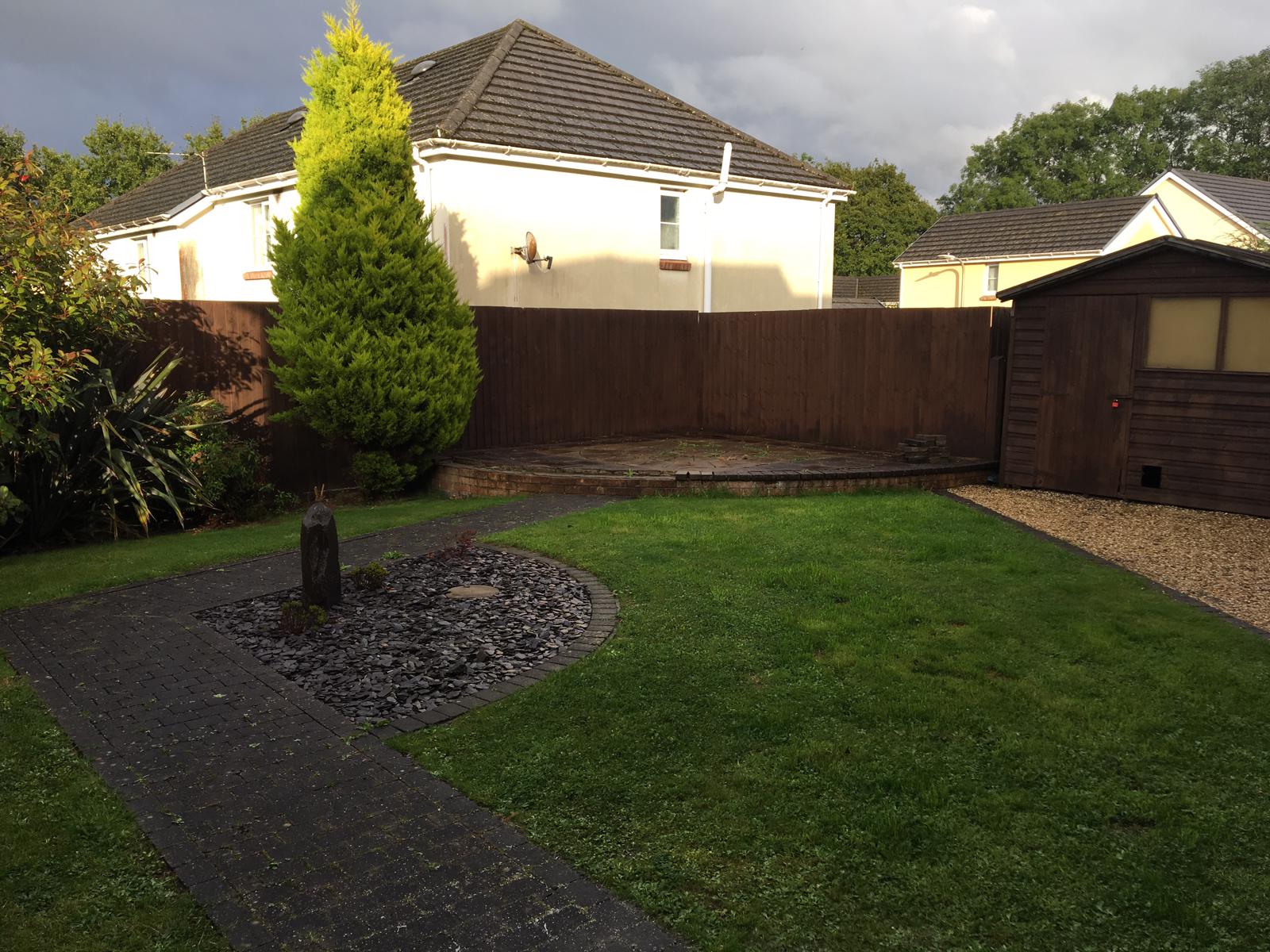 3 Bedroom SemiDetached House Sold in Ammanford, SA18