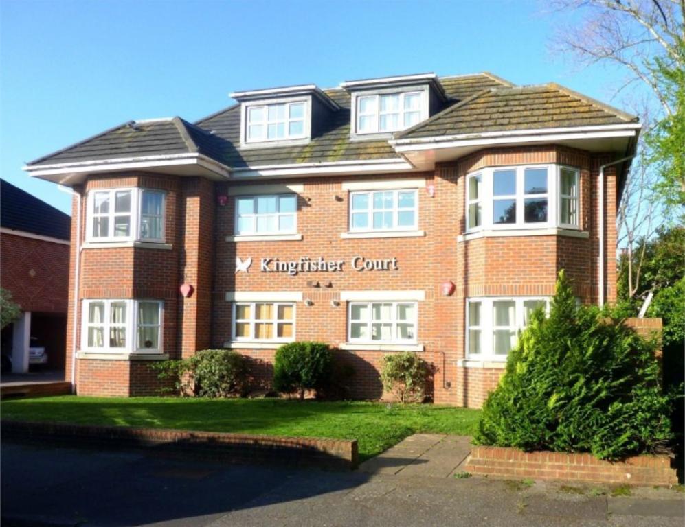 2 Bedroom Penthouse Sold in Bournemouth, BH8