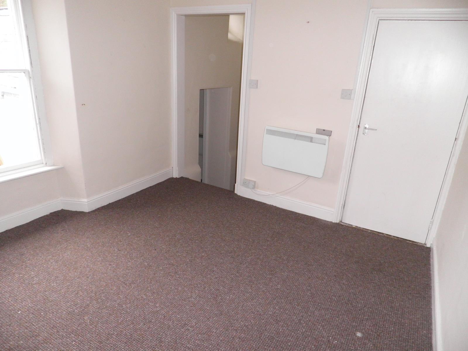 1 Bedroom Flat Let in Torquay, TQ2