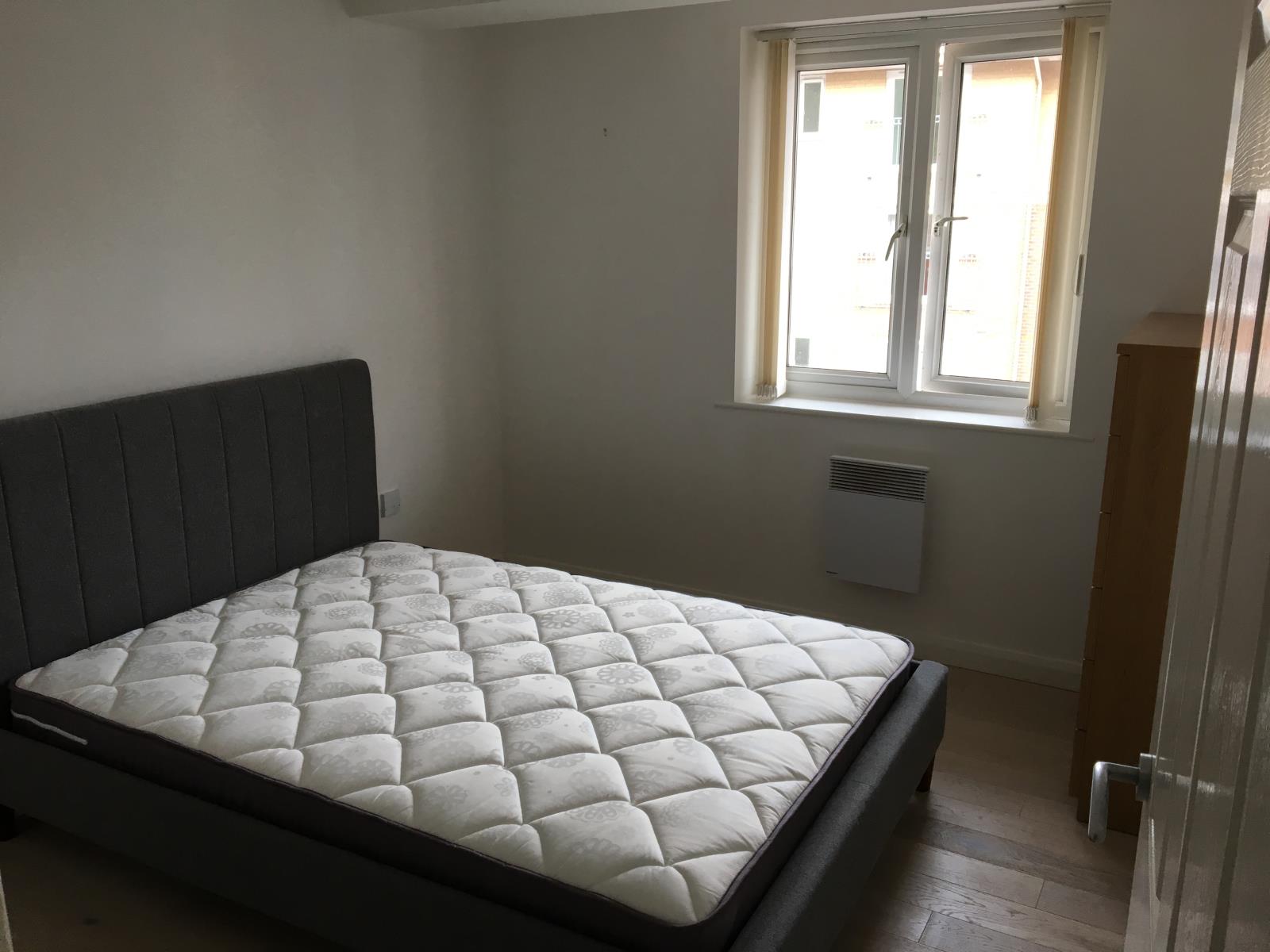 2 Bedroom Flat Let in Farnborough, GU14