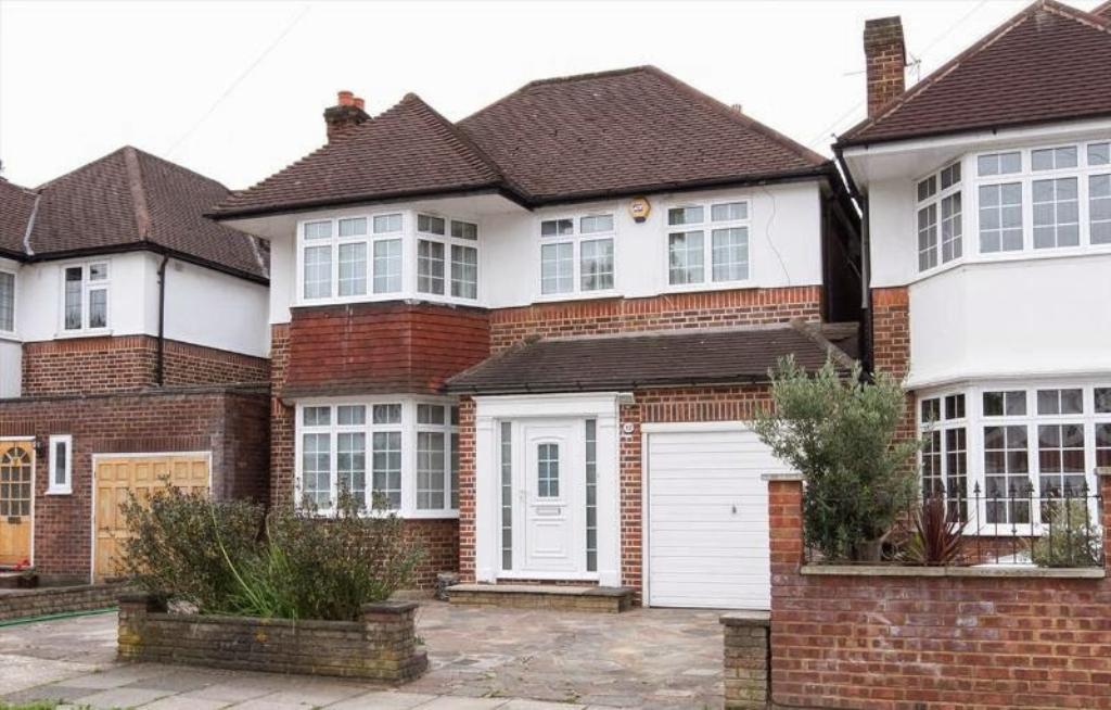 5 Bedroom Detached House Let in Harrow, HA3