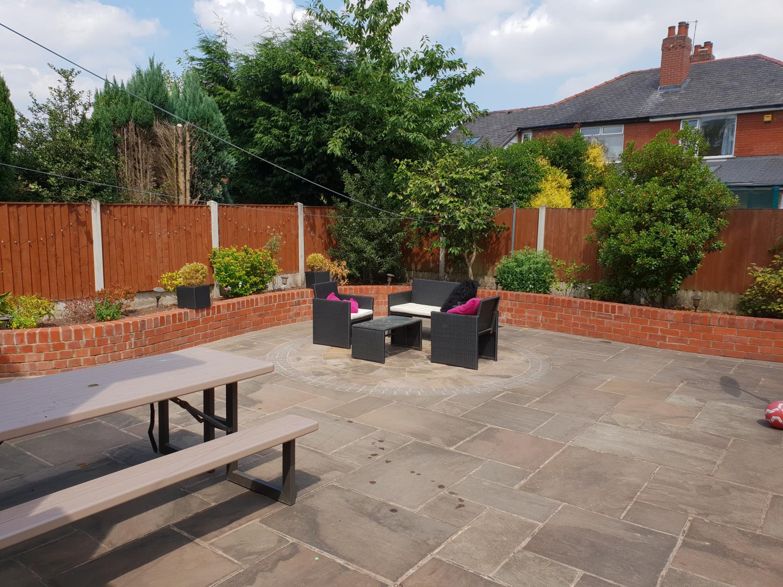 4 Bedroom SemiDetached House Sold in Oldham, OL9