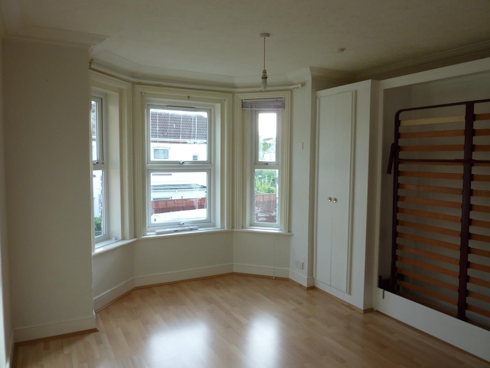 1 Bedroom Flat Let in Bournemouth, BH5