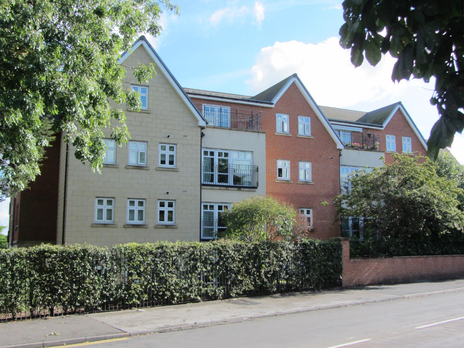 2 Bedroom Apartment Let in Nottingham, NG5